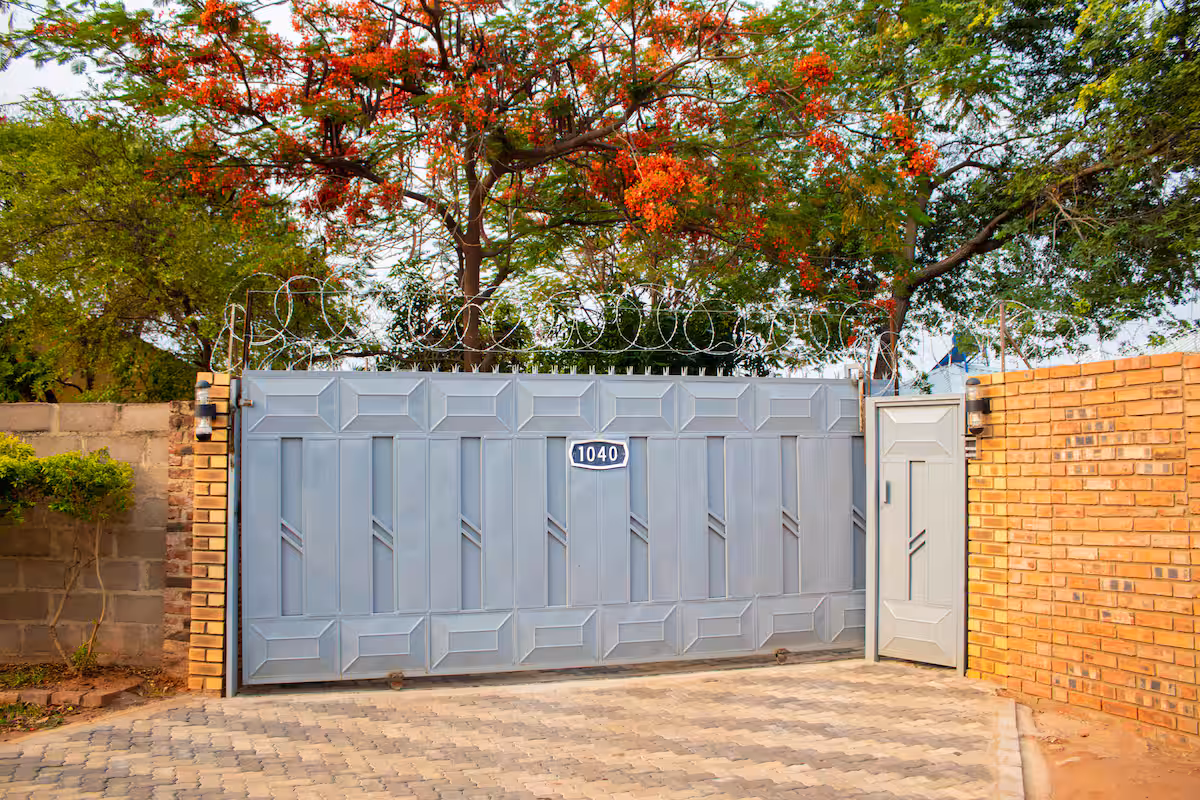 Entrance gate